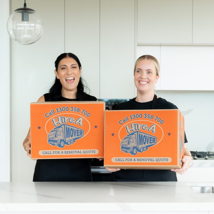 Image of packers with boxes